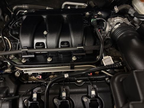 Used 2018 Ford Explorer XLT w/ Equipment Group 202A image 43