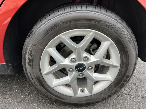 Used 2025 Kia Soul LX w/ LX Technology Package image 28