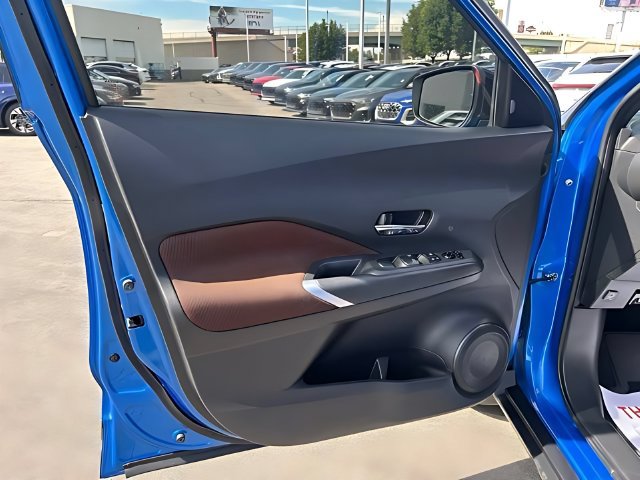 Used 2023 Nissan Kicks SR w/ Interior Electronics Package FWD image 20