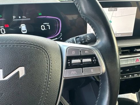 Used 2025 Kia Telluride S FWD image 18