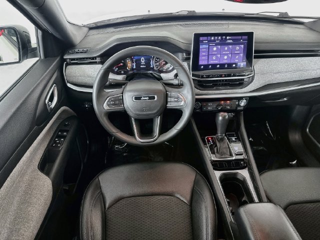 Used 2024 Jeep Compass Latitude AWD/4WD image 21