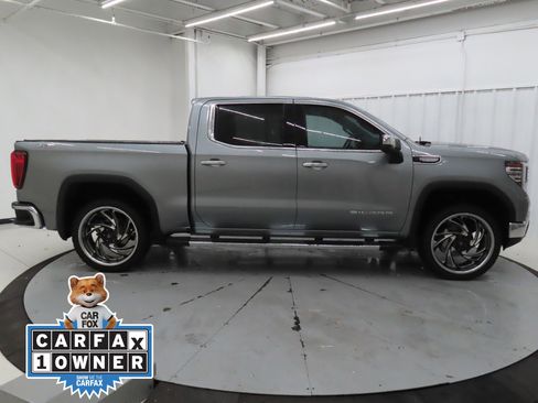 Used 2023 GMC Sierra 1500 SLT image 2