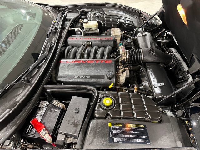 Used 2004 Chevrolet Corvette Convertible w/ Preferred Equipment Group RWD image 27