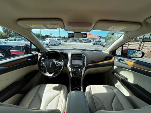 Used 2018 Lincoln MKC Select w/ Select Plus Package image 26