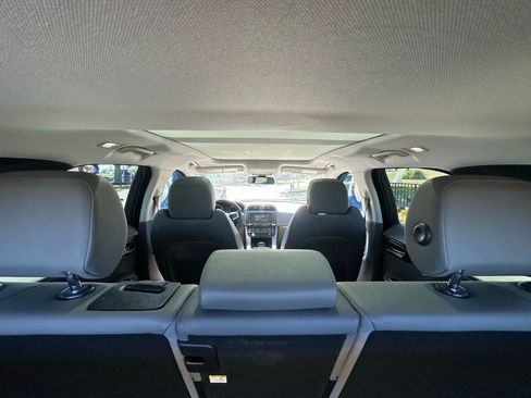 Used 2018 Jaguar F-PACE R-Sport image 24