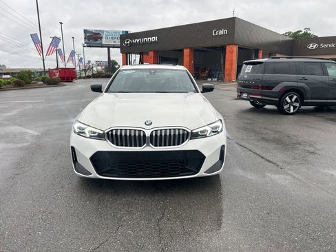 Used 2025 BMW 330i Sedan w/ M Sport Package RWD image 4