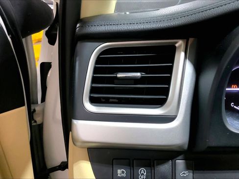 Used 2019 Toyota Highlander Limited image 66