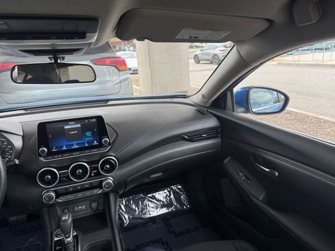 Used 2025 Nissan Sentra SV FWD image 34