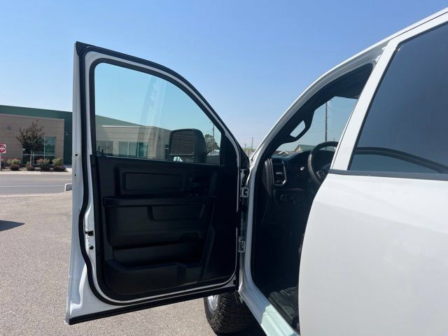Used 2024 RAM 2500 Tradesman w/ Chrome Appearance Group AWD/4WD image 25