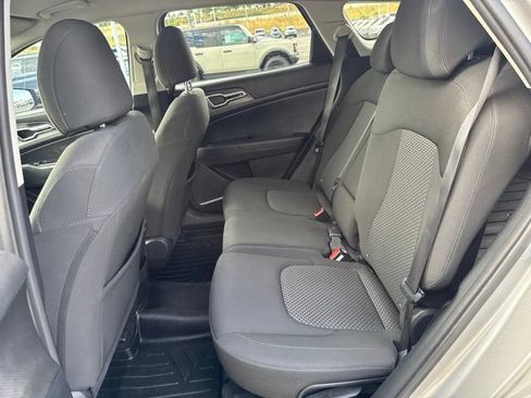 Used 2023 Kia Sportage LX AWD/4WD image 11