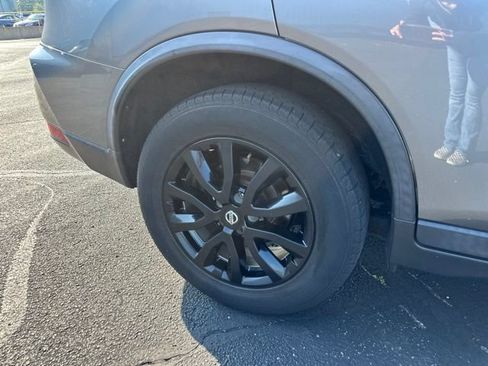Used 2019 Nissan Rogue SV FWD image 9