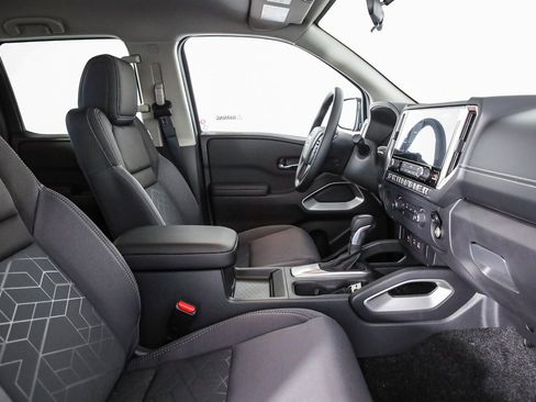 New 2025 Nissan Frontier SV image 17