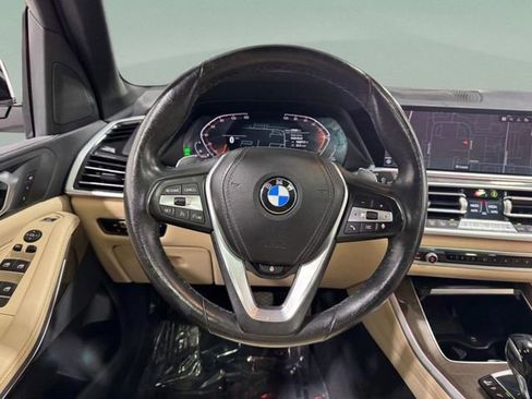 Used 2022 BMW X5 xDrive40i w/ Parking Assistance Package AWD/4WD image 16