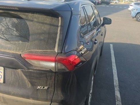 Used 2023 Toyota RAV4 XLE Premium image 11