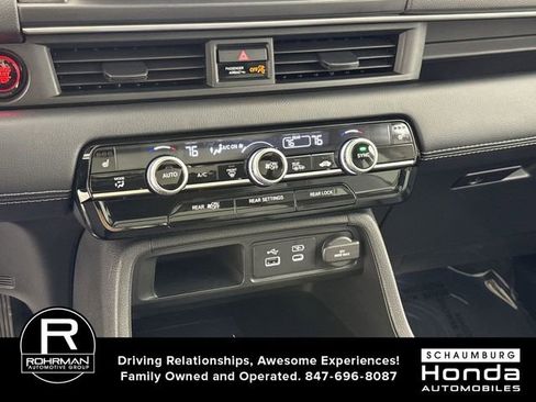 Certified 2023 Honda Pilot Touring image 10