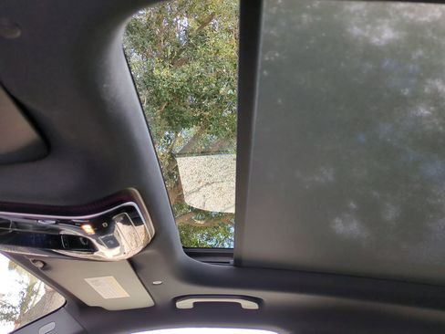 Used 2025 Mercedes-Benz GLC 300 4MATIC image 20