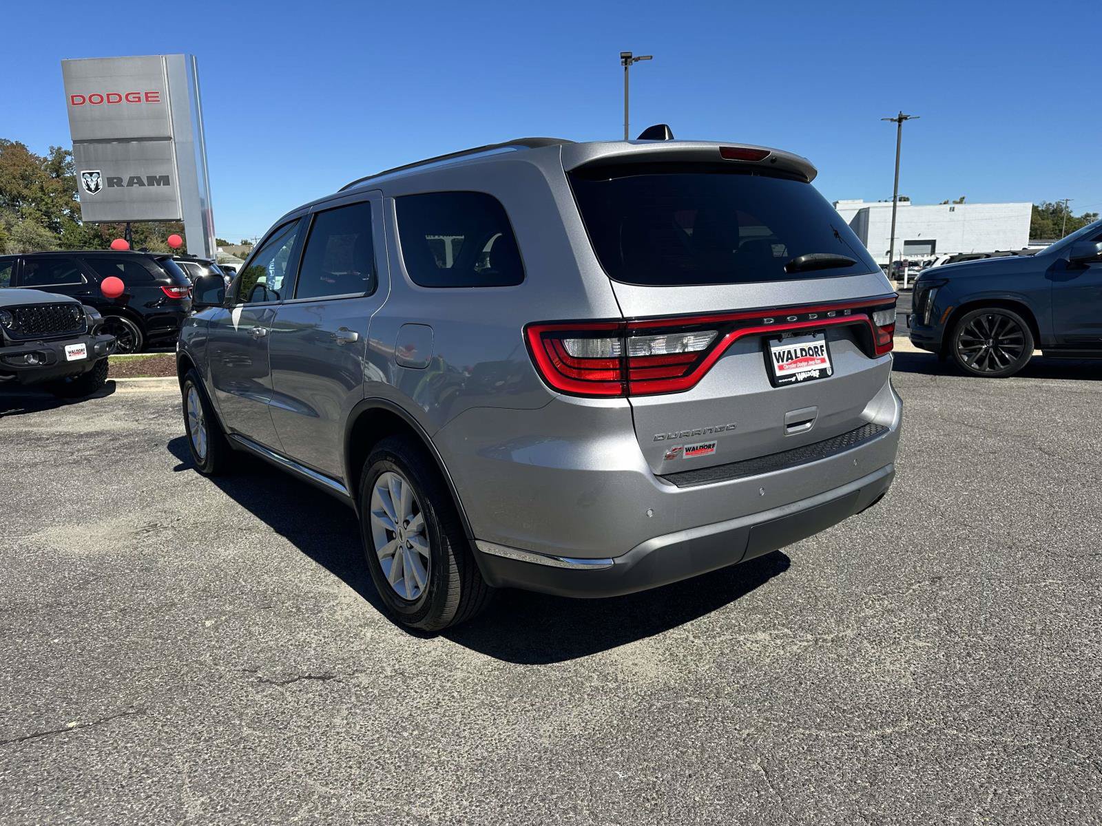 Used 2019 Dodge Durango SXT AWD/4WD image 5