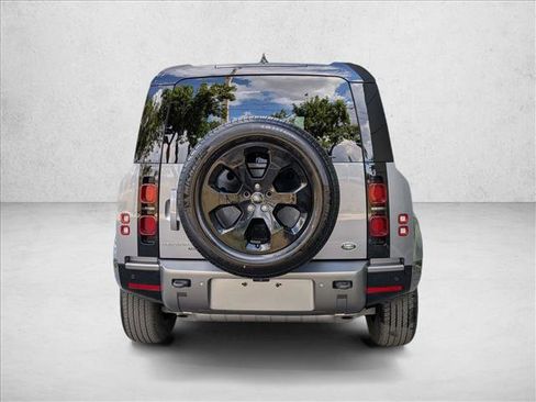 Certified 2023 Land Rover Defender 90 X-Dynamic SE image 7