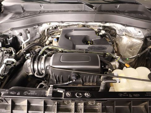 Used 2020 Ford Explorer XLT w/ Equipment Group 202A image 19