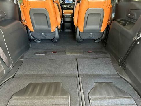 New 2026 Chrysler Pacifica Pinnacle image 14