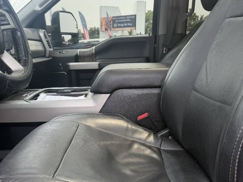 Used 2017 Ford F350 Lariat AWD/4WD image 3