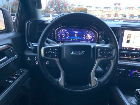 Used 2025 Chevrolet Silverado 1500 LT Trail Boss w/ Convenience Package II image 35