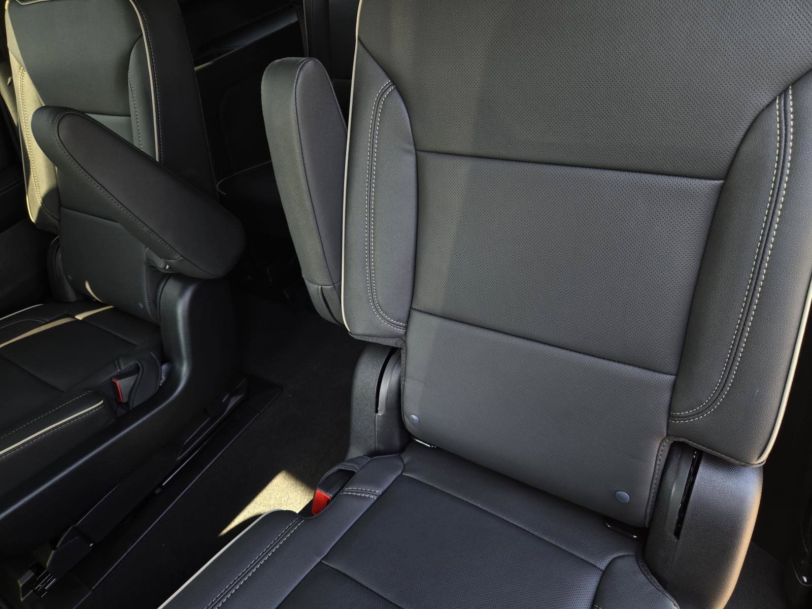 New 2026 GMC Yukon XL Elevation RWD image 5