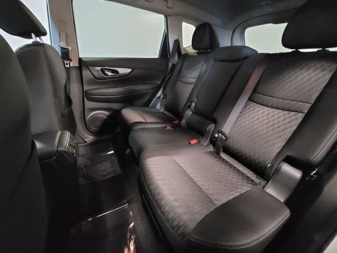 Used 2019 Nissan Rogue SV image 7