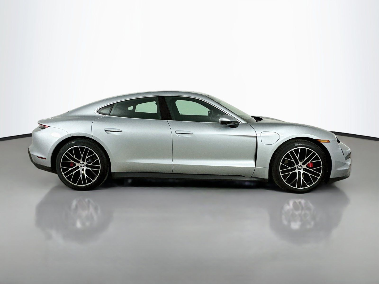 Used 2021 Porsche Taycan 4S w/ Premium Package AWD/4WD image 4