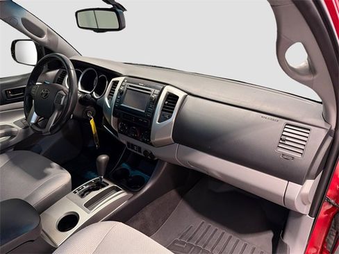 Used 2013 Toyota Tacoma PreRunner image 22
