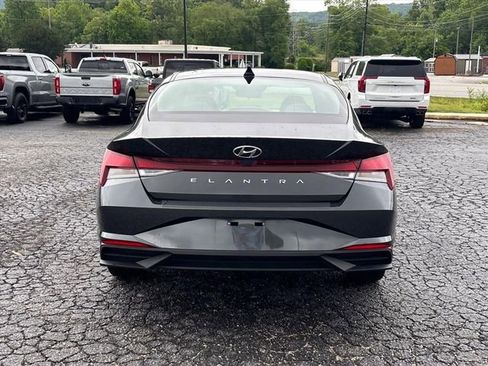 Used 2023 Hyundai Elantra SEL w/ Convenience Package FWD image 6
