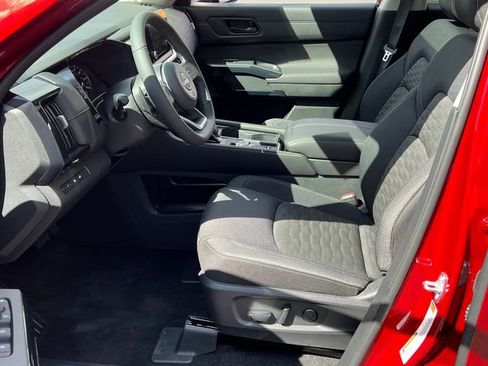 New 2025 Nissan Pathfinder SV w/ SV Premium Package image 20