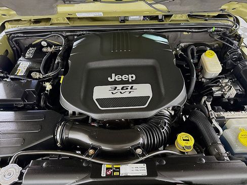 Used 2013 Jeep Wrangler Sahara w/ Connectivity Group AWD/4WD image 26
