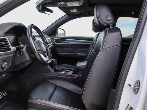 Used 2022 Volkswagen Atlas Cross Sport SEL R-Line image 18