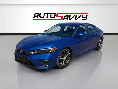 Used 2023 Honda Civic Touring image 3