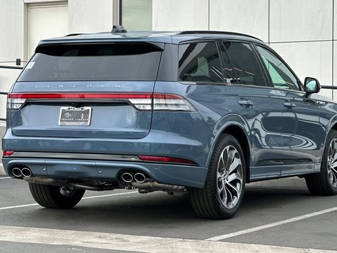 New 2026 Lincoln Aviator 2WD w/ Jet Appearance Package image 3