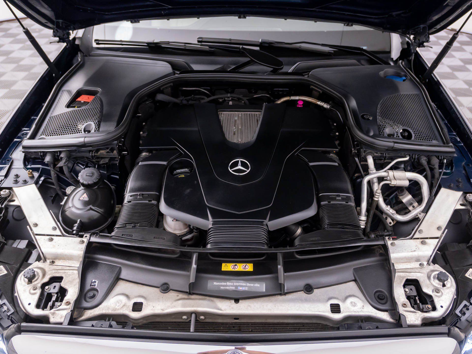 Used 2017 Mercedes-Benz E 400 4MATIC Wagon image 31