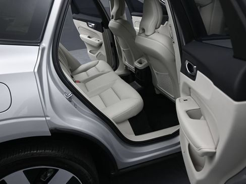 Certified 2025 Volvo XC60 T8 Plus w/ Protection Package Premier AWD/4WD image 13