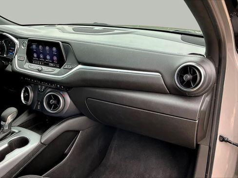 Used 2021 Chevrolet Blazer LT FWD image 19