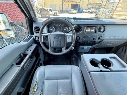 Used 2016 Ford F250 XL w/ XL Appearance Package AWD/4WD image 19