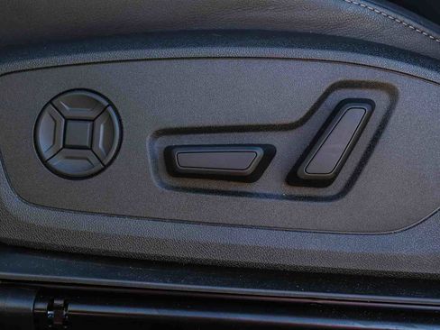 Used 2025 Audi Q6 e-tron Premium w/ Convenience Package image 24