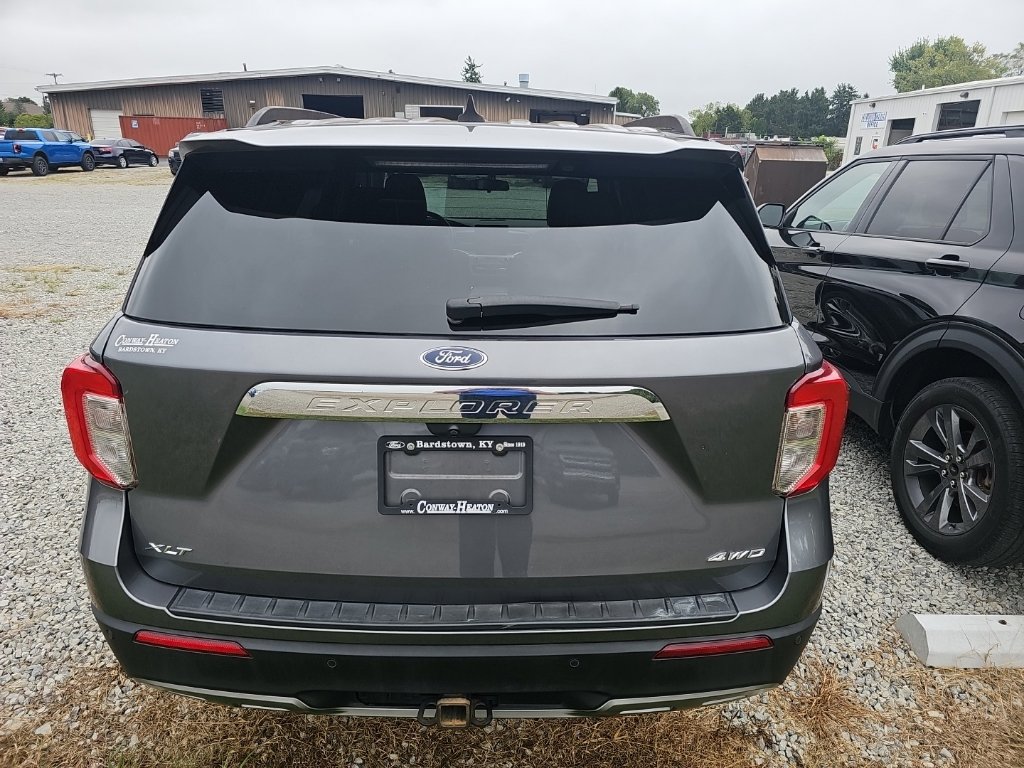 Used 2022 Ford Explorer XLT w/ Equipment Group 202A AWD/4WD image 9