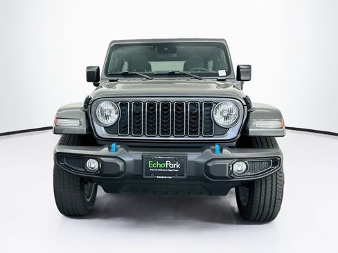 Used 2024 Jeep Wrangler Unlimited w/ Dual Top Group AWD/4WD image 2