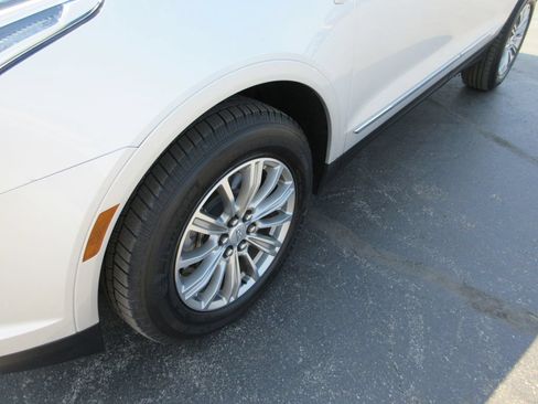 Used 2017 Cadillac XT5 Luxury w/ Driver Awareness Package AWD/4WD image 13
