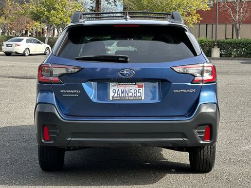 Used 2022 Subaru Outback Premium image 4