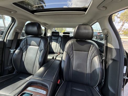 Used 2019 Kia K900 Luxury w/ VIP Package image 3