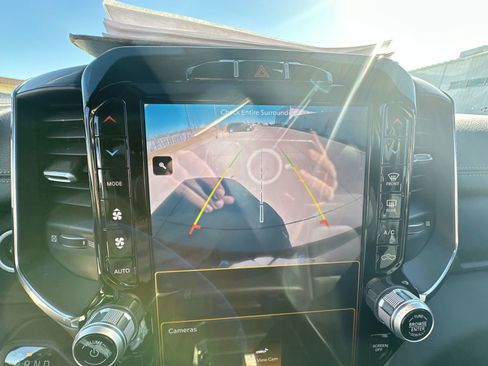 Used 2024 RAM 1500 Laramie image 15