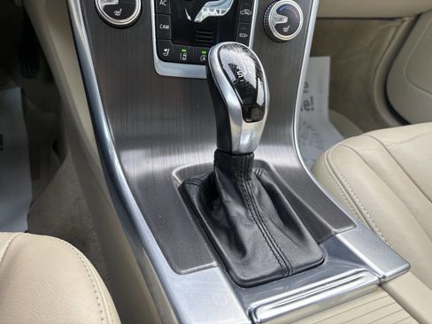 Used 2015 Volvo XC60 T6 Platinum FWD image 33