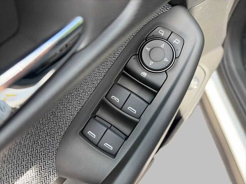 New 2026 Chevrolet TrailBlazer LT w/ Convenience Package FWD image 17