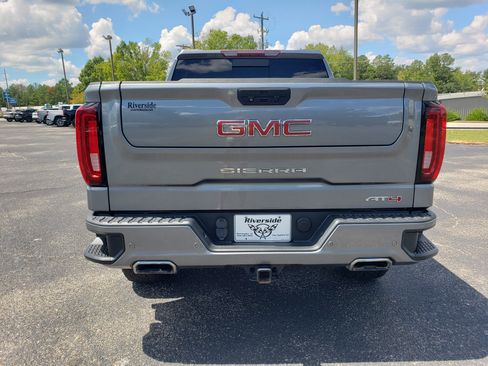 Used 2021 GMC Sierra 1500 AT4 w/ AT4 Value Package AWD/4WD image 8